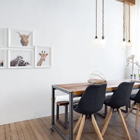 Home2book Stunning Design House Hébergement de vacances *