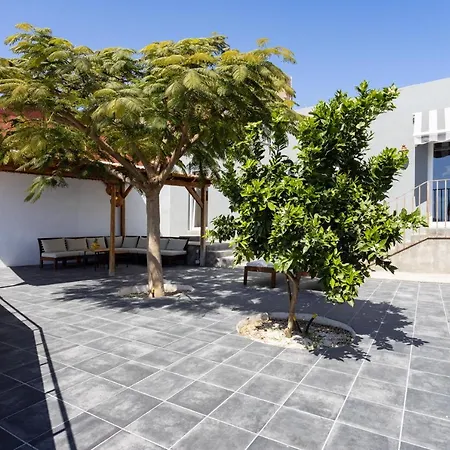 Home2book Stunning Design House Hébergement de vacances Arafo