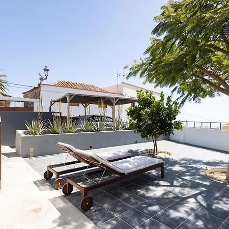 Home2book Stunning Design House Hébergement de vacances *