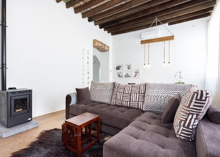 Nyaraló Home2book Stunning Design House