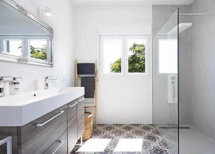 Home2book Stunning Design House *