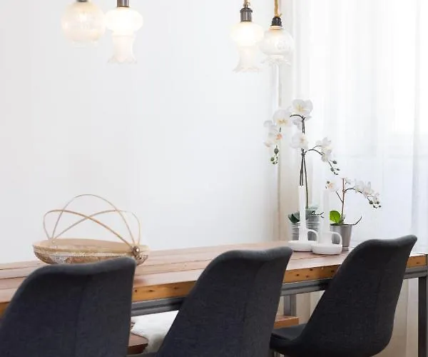 Home2book Stunning Design House Nyaraló