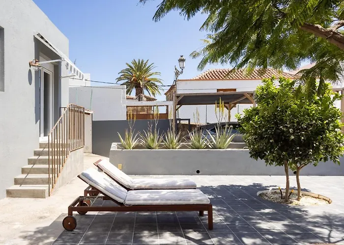 Vakantiehuis Home2book Stunning Design House *