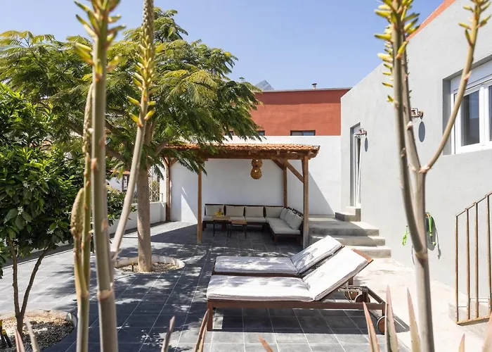 Home2book Stunning Design House *